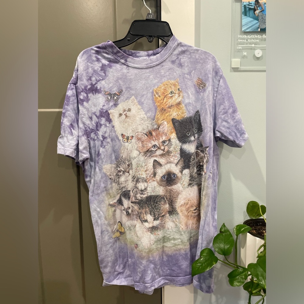 Limited edition kitty t shirt
